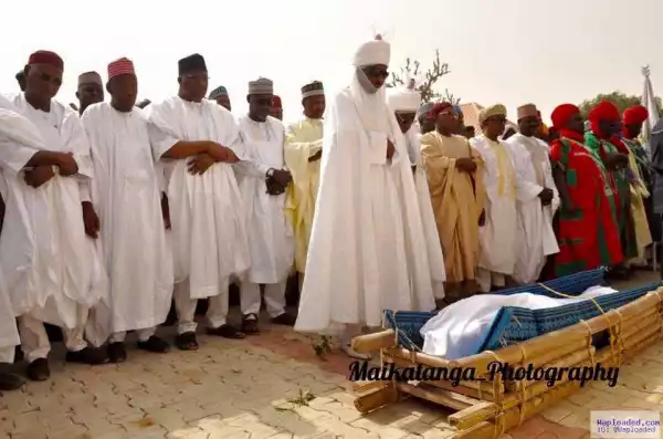 Photo: Emir Of Kano, Sanusi, Leads The Funeral Prayer Of Governor Ganduje